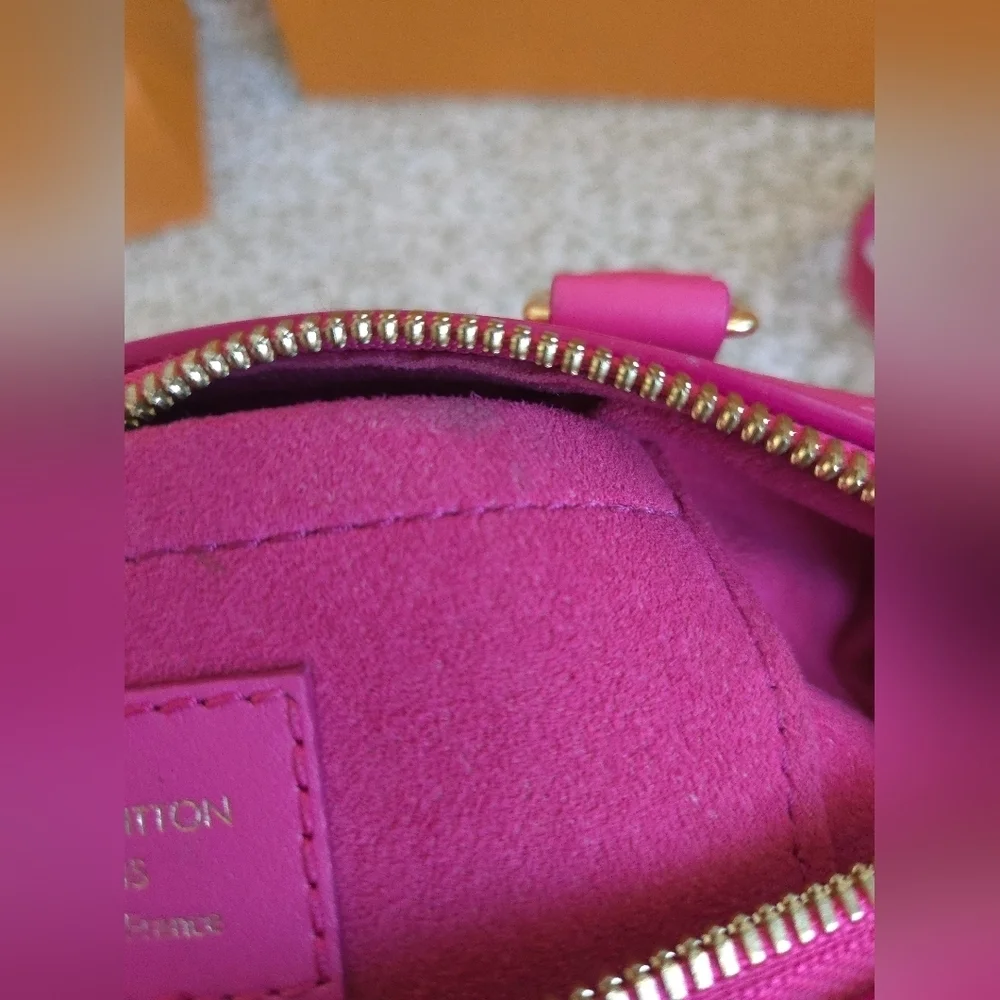 Louis Vuitton Speedy Bandoulière 20 Nanogram Hot Pink Calf Leather Bag